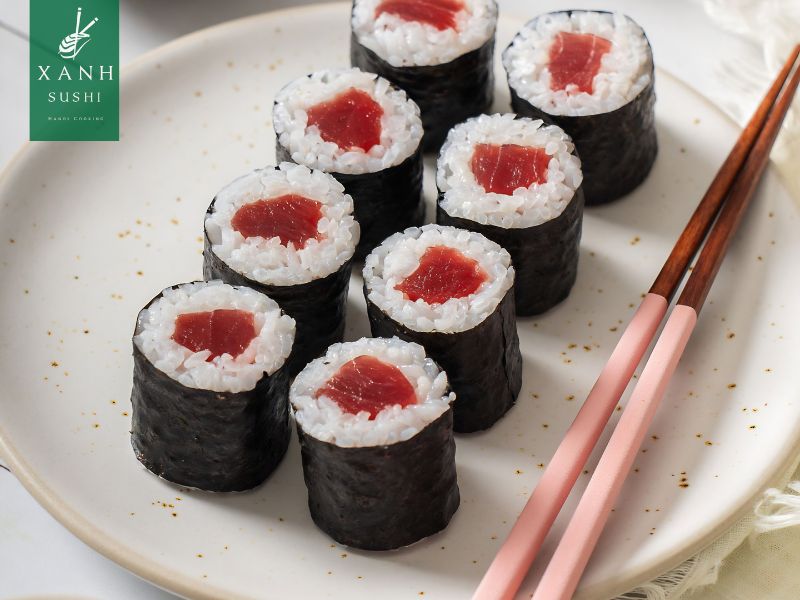 Tekka maki sushi